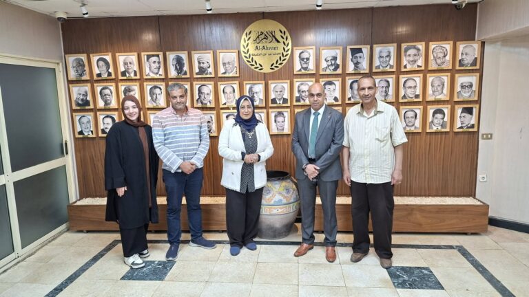 الدكتور اسماعيل صادق استاذ الطب النفسي بجامعة الأزهر جاء ضيفا علي سوشيال ميديا الاهرام